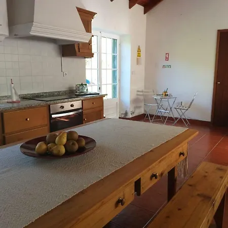 Casa de Férias Azores Hibiscus House - Mountain And Sea São Roque do Pico