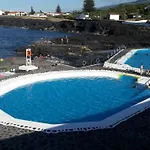 Azores Hibiscus House - Mountain And Sea Holiday home Sao Roque do Pico