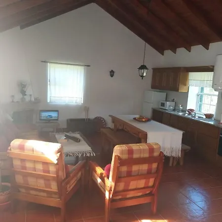 Azores Hibiscus House - Mountain And Sea São Roque do Pico