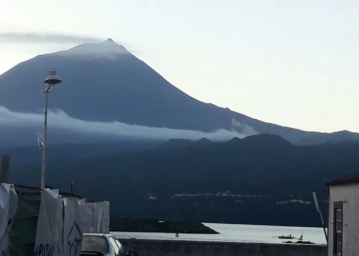 Azores Hibiscus House - Mountain And Sea São Roque do Pico